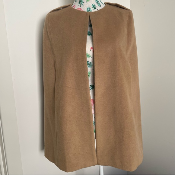 HOST PICK⭐️NWOT Beautiful Beige Cape Coat - Picture 7 of 10